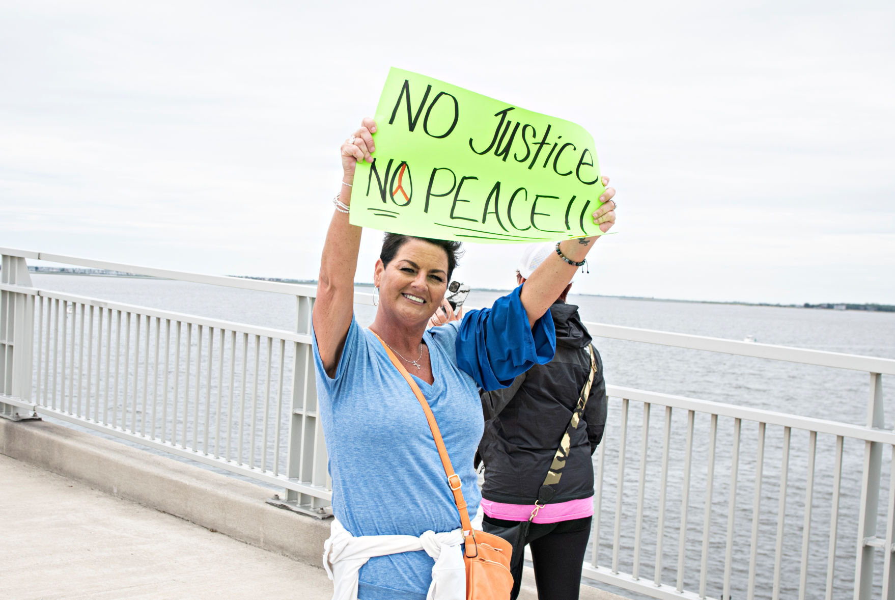 060320_nws_ocprotest
